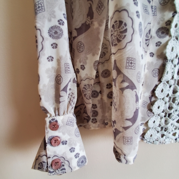 Vintage Sigal Dekel shirt with lace and woven contrast collar hem, Medium - Picture 4 of 12